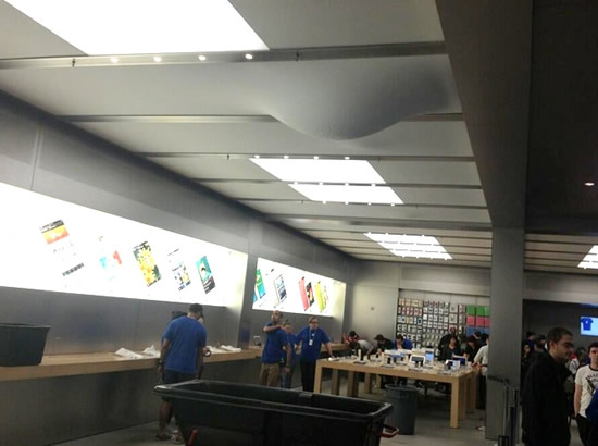 apple-store-bulge-130524