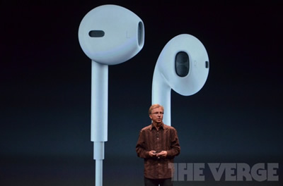 Apple、新しいヘッドフォン｢EarPods｣を発表