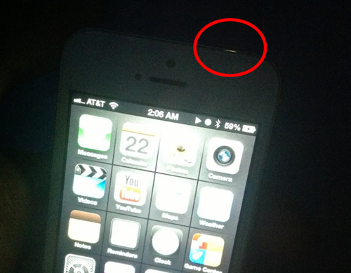 ｢iPhone 5｣のホワイトモデルにフロントパネルとフレームの隙間から光が漏れる不具合?!