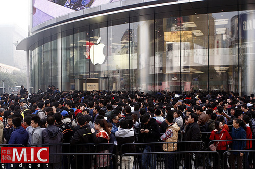 M.I.C Gadget、アジア最大の｢Apple Store｣のオープン時の様子をレポート