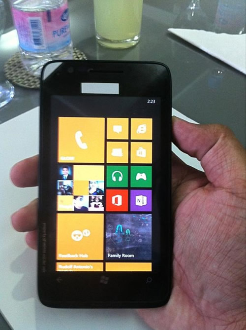 Nokiaの新たなWindows Phone 8端末の写真が流出