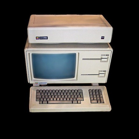 ｢Apple Lisa｣と｢Apple IIe｣が発表されてから丸30年を迎える