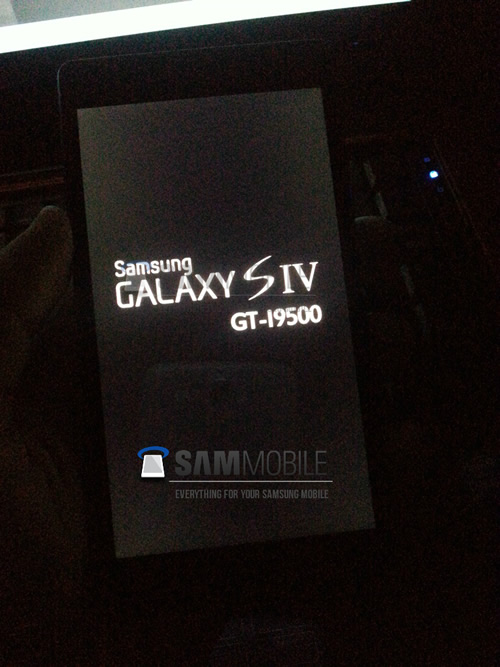 ｢Samsung Galaxy S IV｣の実機写真とスペックが流出