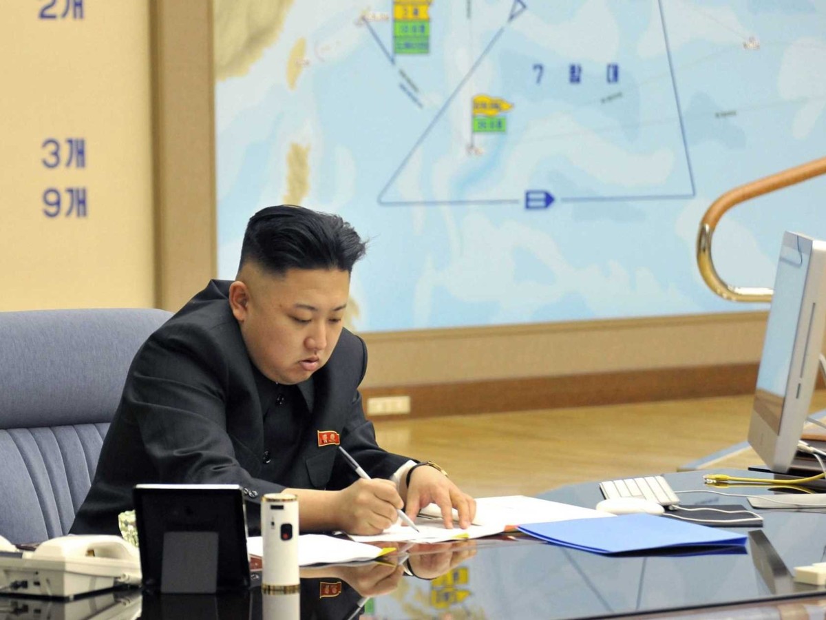 【画像】北朝鮮の金正恩氏は｢iMac｣ユーザー