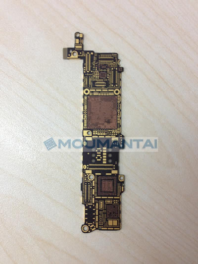 MOUMANTAI、｢iPhone 5S｣のものと思われる基板の写真を公開