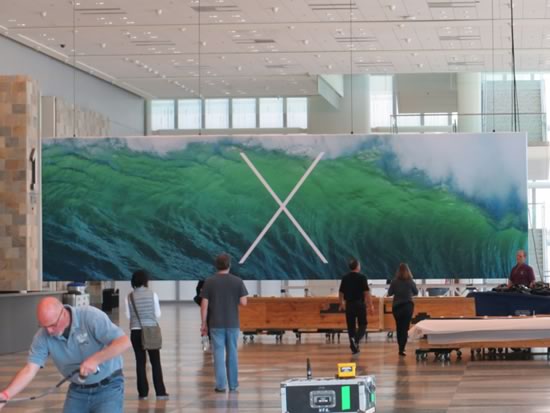 ｢WWDC 2013｣の会場に｢OS X｣のバナーが登場