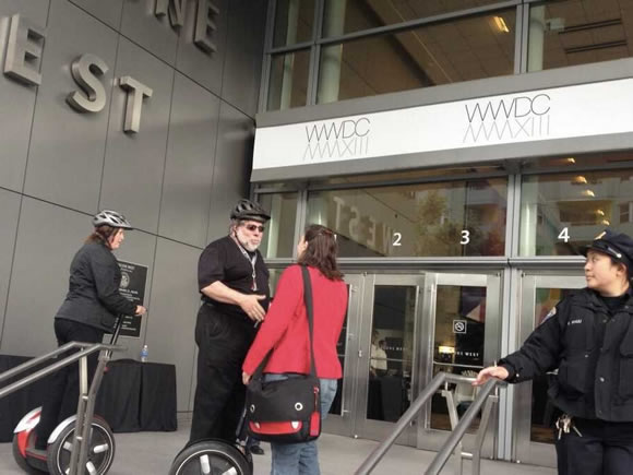ウォズが｢WWDC 2013｣の会場に到着