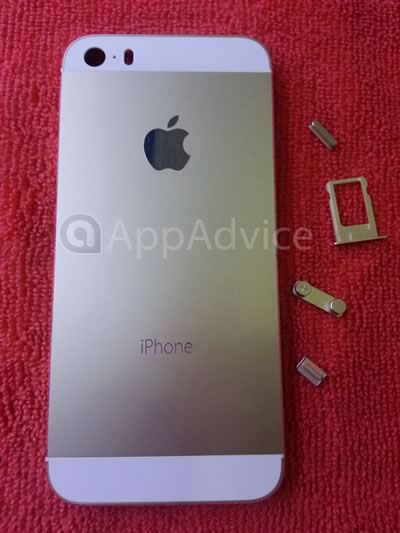 ｢iPhone 5S｣のゴールドモデルとブラック(グレー)モデルの筐体の高解像度写真