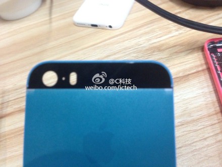 未塗装の｢iPhone 5S｣の筐体の写真??