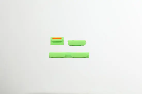 Sonny Dickson氏、｢iPhone 5C｣のものとされる各種ボタンの高解像度写真を多数公開