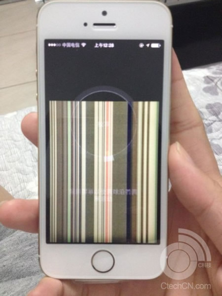 一部の｢iPhone 5s｣のゴールドモデルに液晶の表示がおかしくなる不具合!?