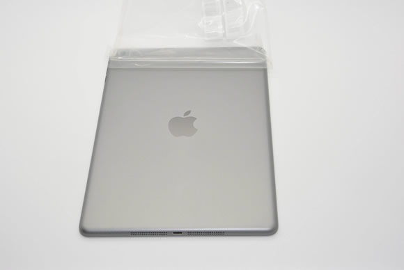 Sonny Dickson氏、｢iPad 5｣のスペースグレイモデルのバックパネルの高解像度写真を公開