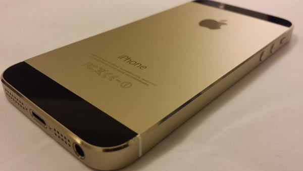 ｢iPhone 5s｣のブラック＆ゴールドモデルが登場 – お値段なんと約35万円！