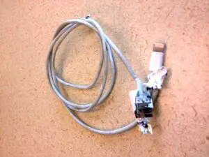 米ロサンゼルスの保安官代理、Lightningケーブルによって銃弾から救われる 米ロサンゼルスの保安官代理、Lightningケーブルによって銃弾から救われる