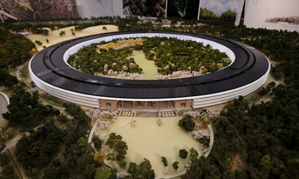 Appleの新本社キャンパス建設現場の最新の空撮映像（2014年12月版）