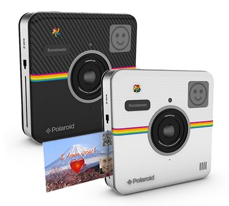 ポラロイド、｢Instagram｣のアイコンのようなデザインが特徴のインスタントデジタルカメラ『Socialmatic』を今秋に発売へ