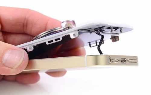 Apple、直営店での｢iPhone 5s/5c｣のディスプレイ交換及び修理作業をまもなく開始か?!
