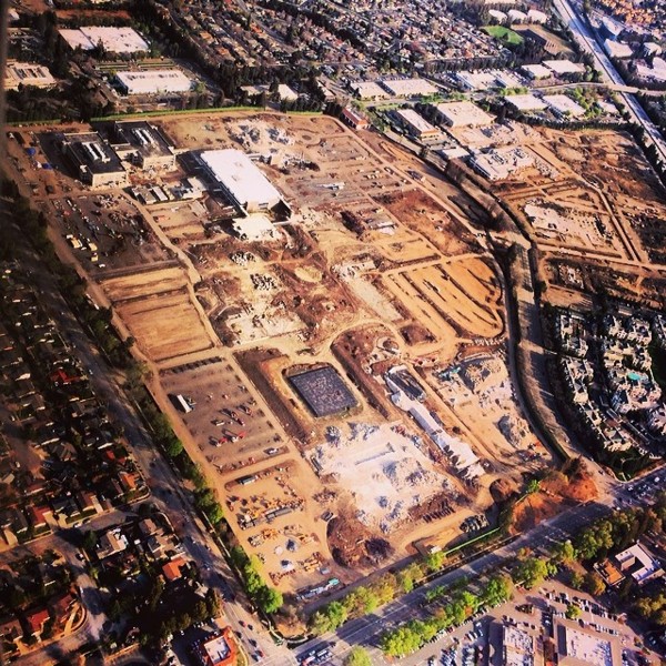 Appleの新本社キャンパス｢Apple Campus 2｣の建設予定地の現在の様子を撮影した空撮画像