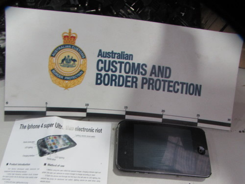 オーストラリアで｢iPhone 4｣風のスタンガンが押収される