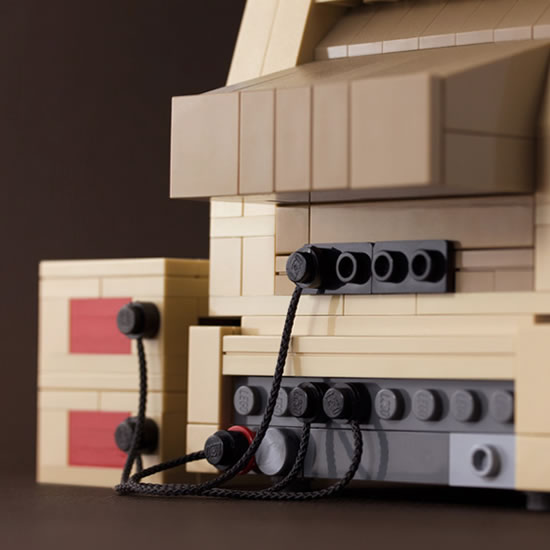｢初代Macintosh｣に続き、｢Apple II｣をレゴで作れる組み立てキットが登場