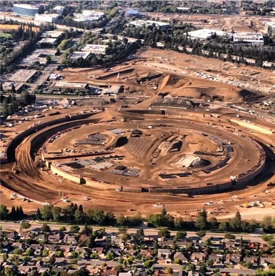 Appleの新本社キャンパス建設現場の最新の空撮写真が明らかに