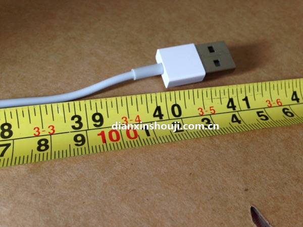 USB側もリバーシブルになった新しいLightning-USBケーブルとされる写真が更に流出