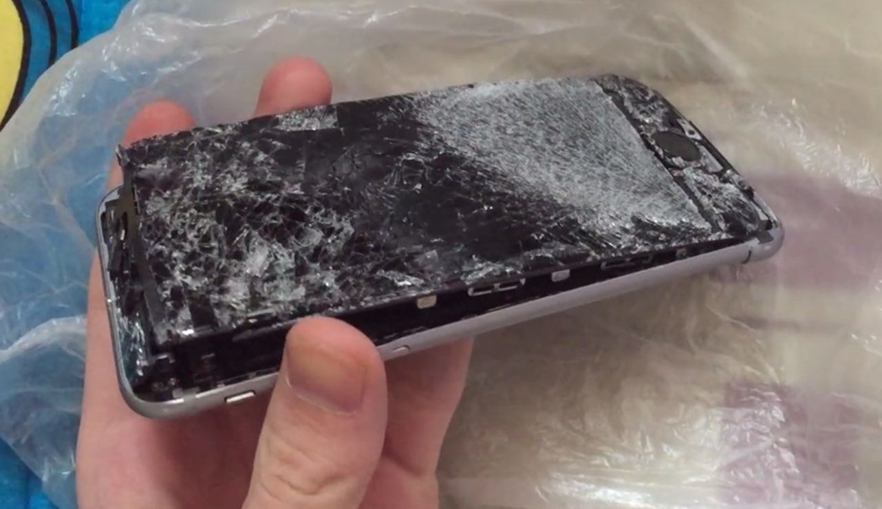 【動画】12階から落下した｢iPhone 6｣の無残な姿…