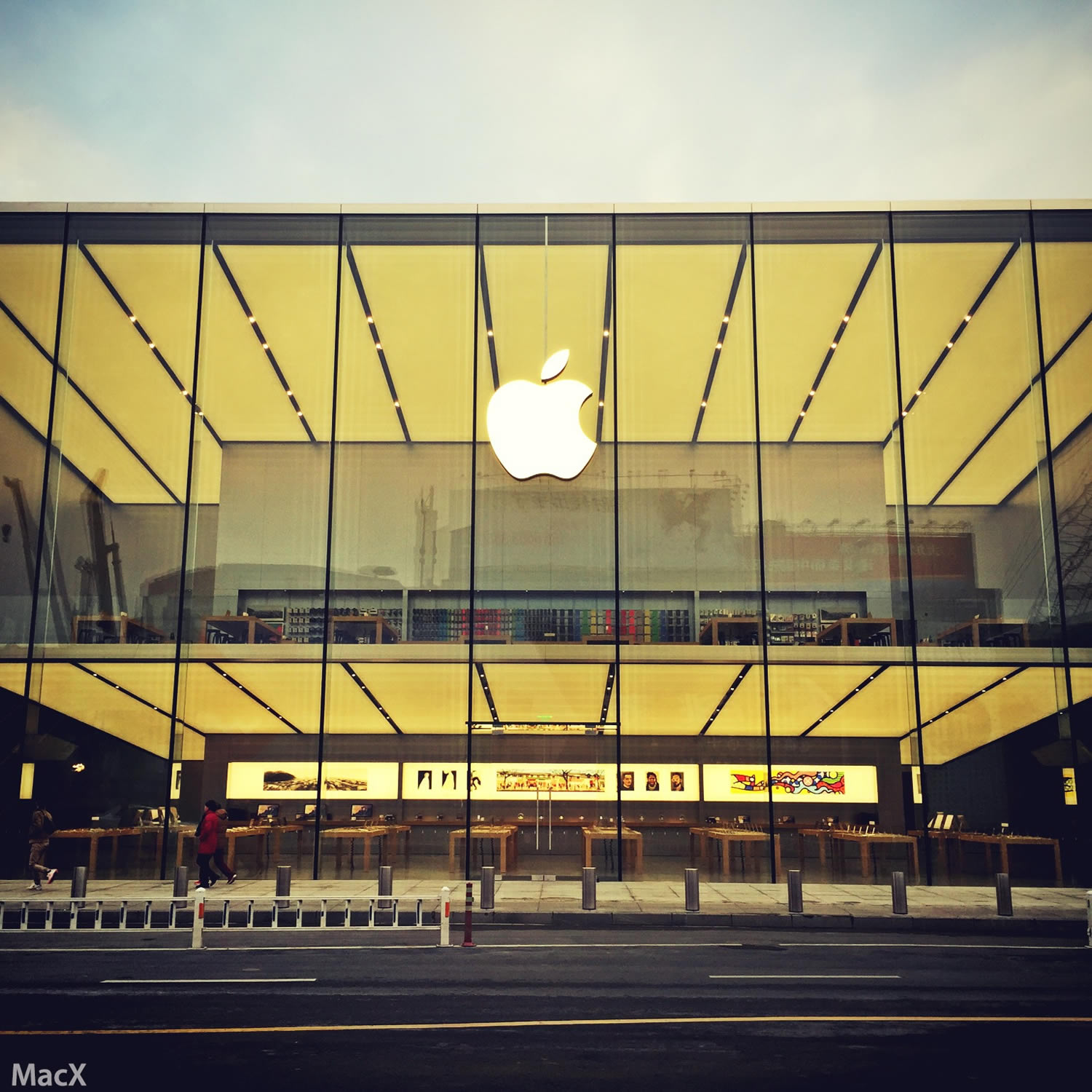 今週末に中国・杭州市にオープンする新しいApple Storeの写真