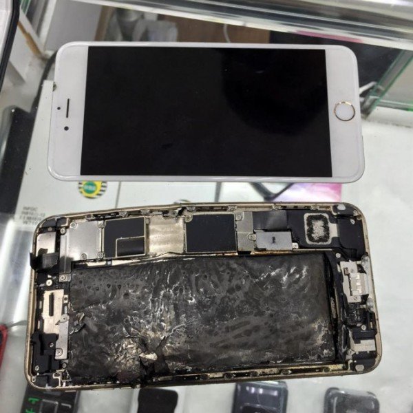 台湾で充電中の｢iPhone 6 Plus｣のバッテリーが爆発