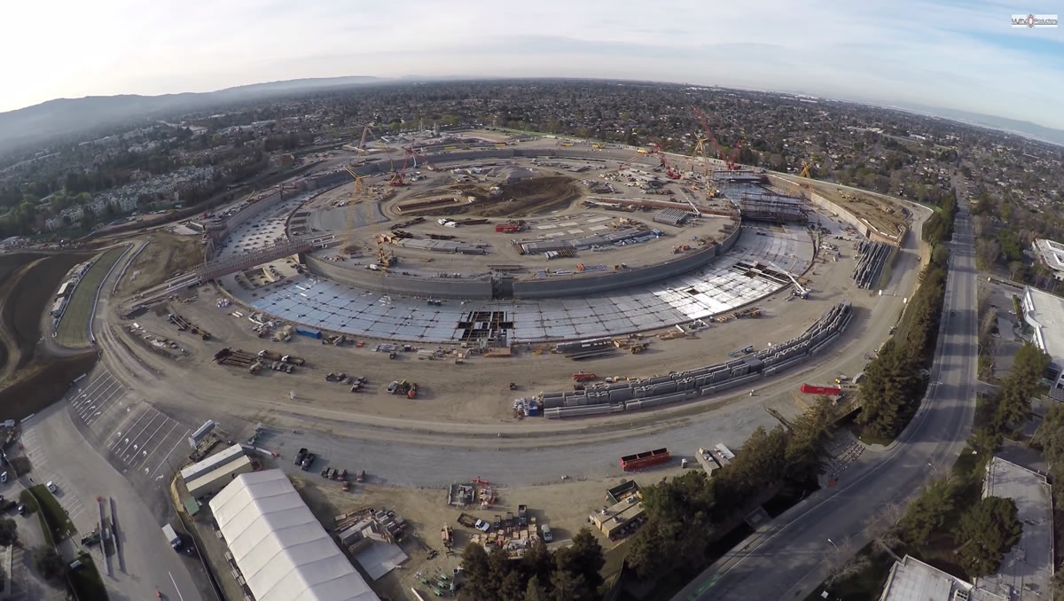 Appleの新本社キャンパスの最新の空撮映像（4K画質）− 2015年2月2日時