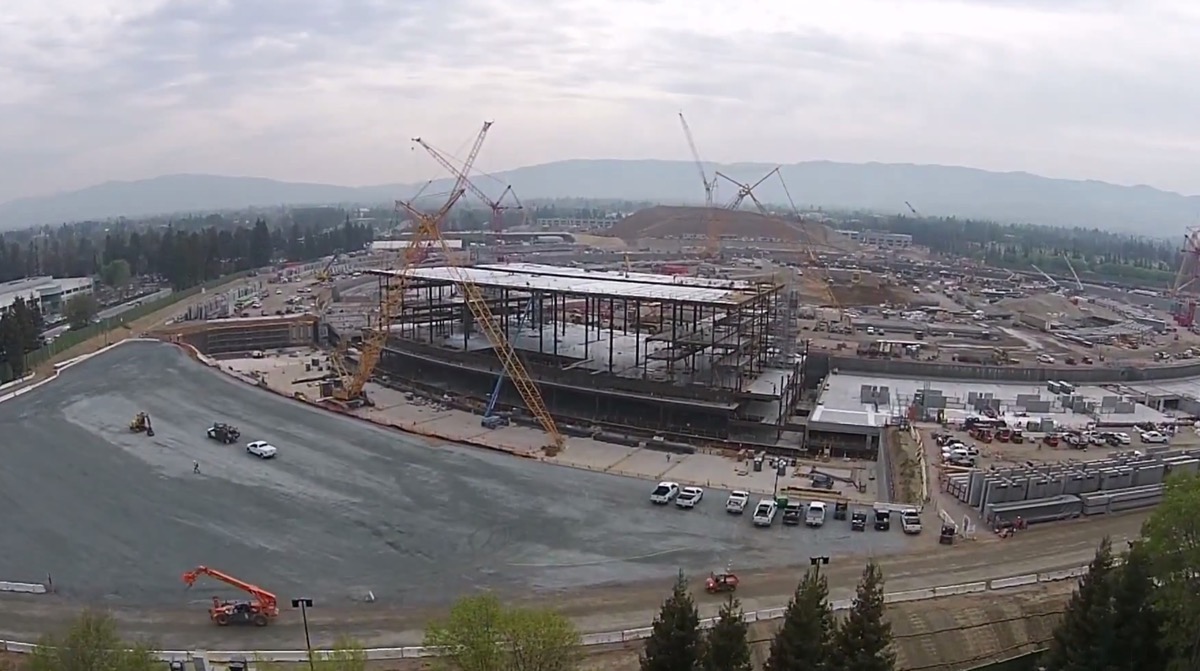 Appleの新本社キャンパスの最新の空撮映像（2015年3月21日版）