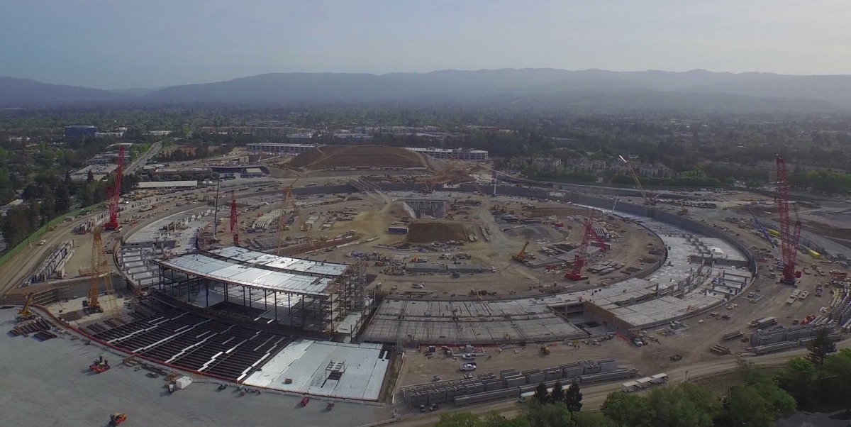 Appleの新本社キャンパスの最新の空撮映像（4K画質）− 2015年3月31日時