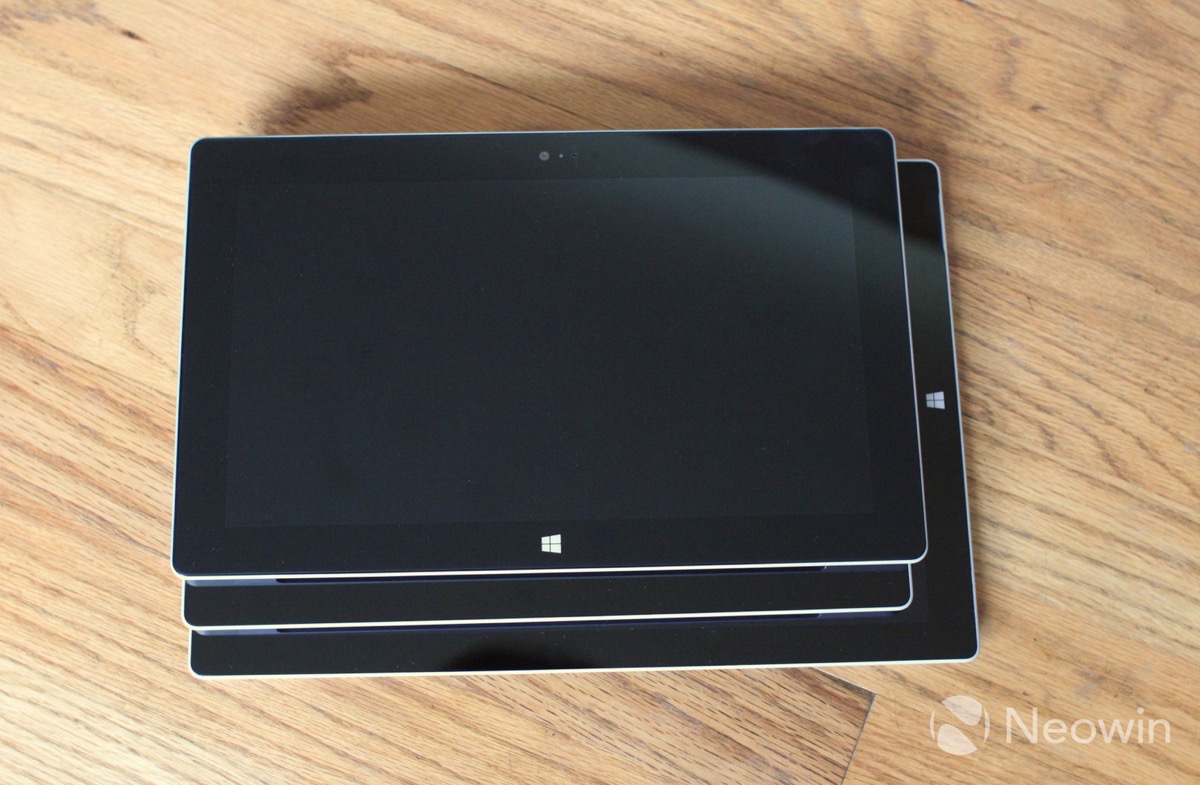 ｢Surface 3｣、｢Surface Pro 3｣、｢Surface 2｣の大きさ比較画像