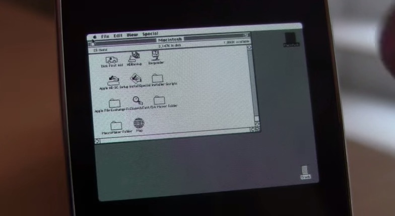 Android Wear上で動作する｢Macintosh II (System 6)｣の映像