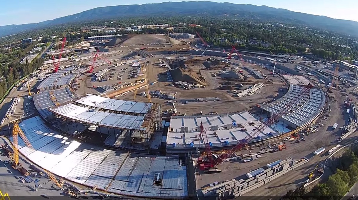 Appleの新本社キャンパスの最新の空撮映像（2015年5月版）ｰ 過去の状況との比較も