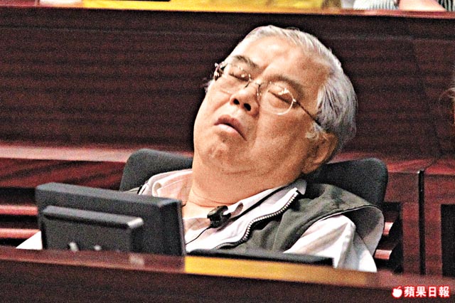 香港の政治家が議会の最中に｢iPhone｣でセクシー動画を視聴していた事が発覚し話題に