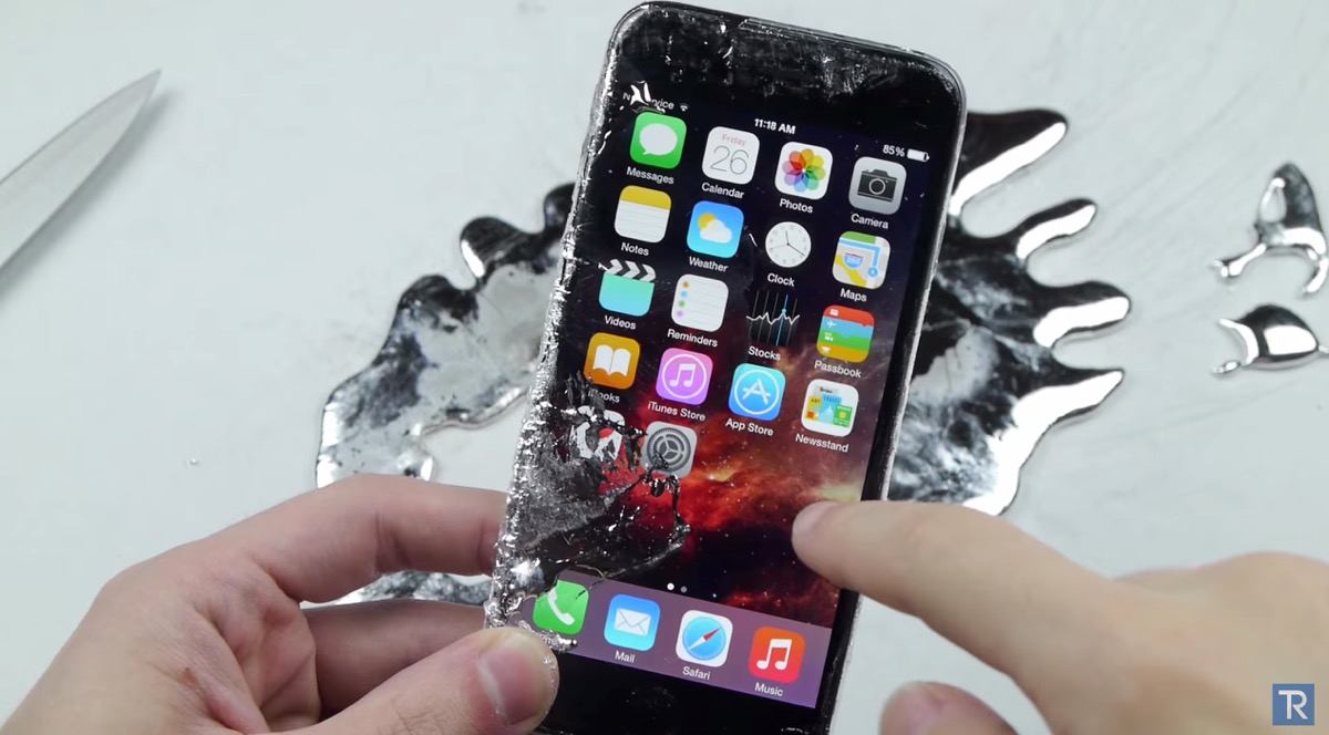 【実験映像】金属を侵食するというガリウムを｢iPhone 6｣にかけると…