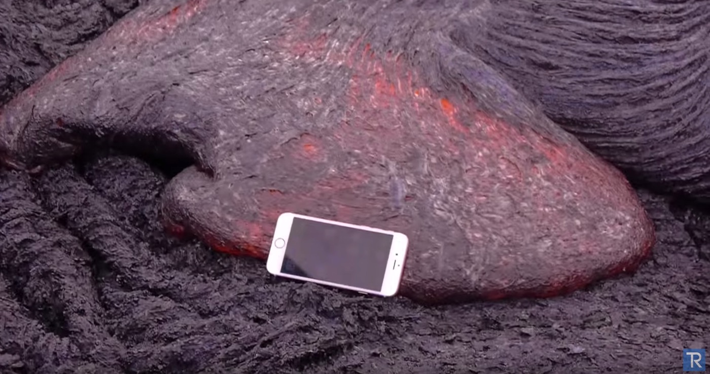 【動画】｢iPhone 6s｣を溶岩に突っ込むと…