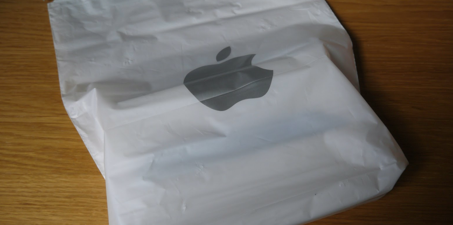 Apple、直営店のショッピングバッグをプラスチック製から紙製に切り替えへ