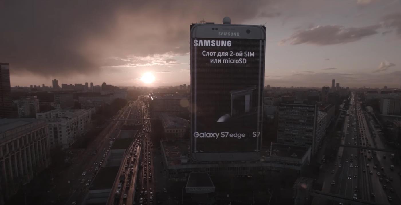 超バカでかい｢Samsung Galaxy S7 Edge｣のLED広告