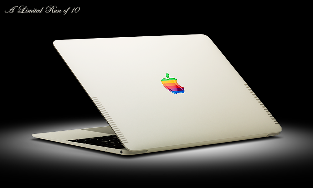 ｢Apple IIe｣風のデザインにカスタマイズされた｢MacBook｣ ｰ 10台限定で価格は約32万円也