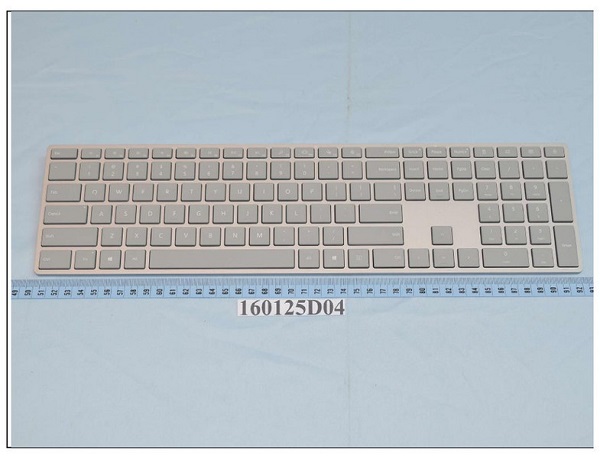 Microsoftの｢Surface Keyboard｣の写真が明らかに − 既にFCCの認証を通過