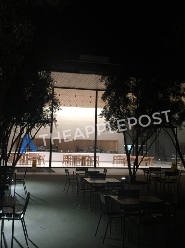 新本社キャンパス｢Apple Park｣内の新しいビジターセンターを撮影した写真