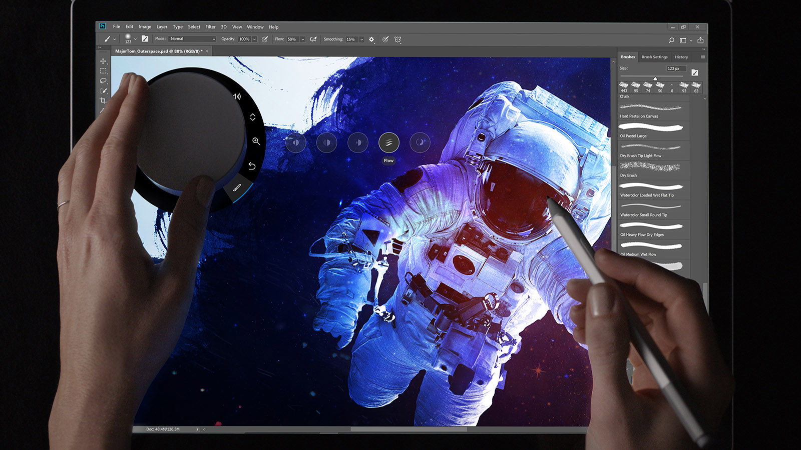 Adobe、｢Photoshop CC｣でMicrosoftの｢Surface Dial｣をサポート
