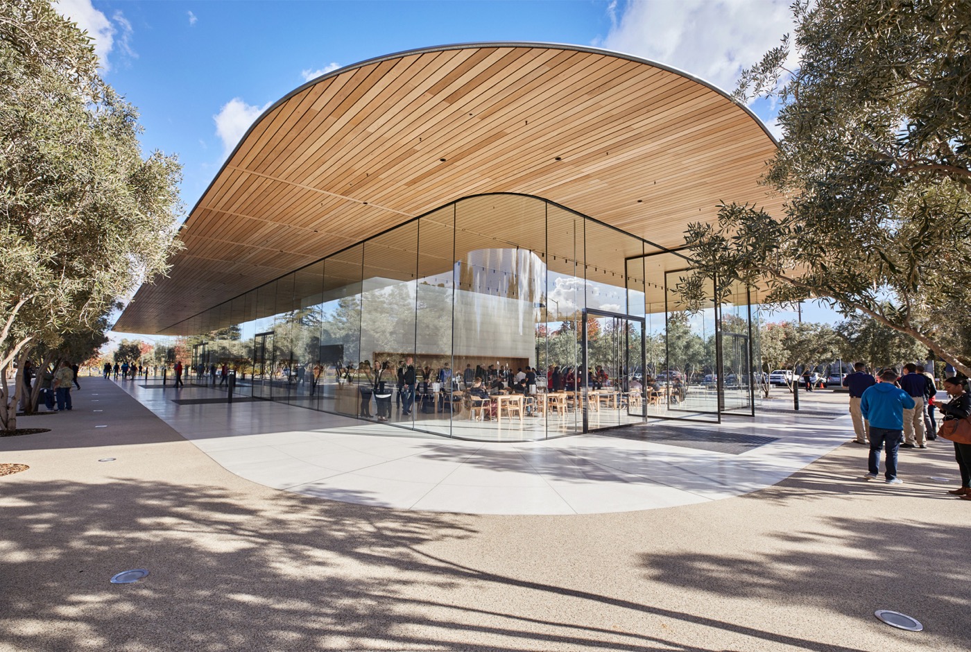 ｢Apple Park Visitor Center｣が正式オープン