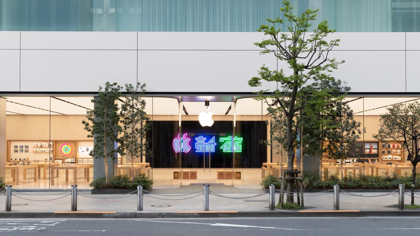 Apple、｢Apple 新宿｣の店内の写真を公開 ｰ オープン当日には記念Tシャツを数量限定で配布へ