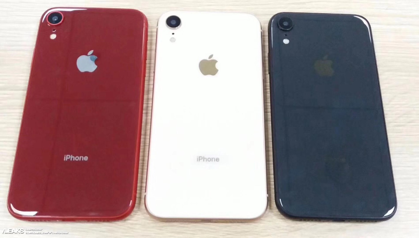 新型｢iPhone｣の6.1インチモデルのレッドモデルやブルーモデルのダミーユニットの写真