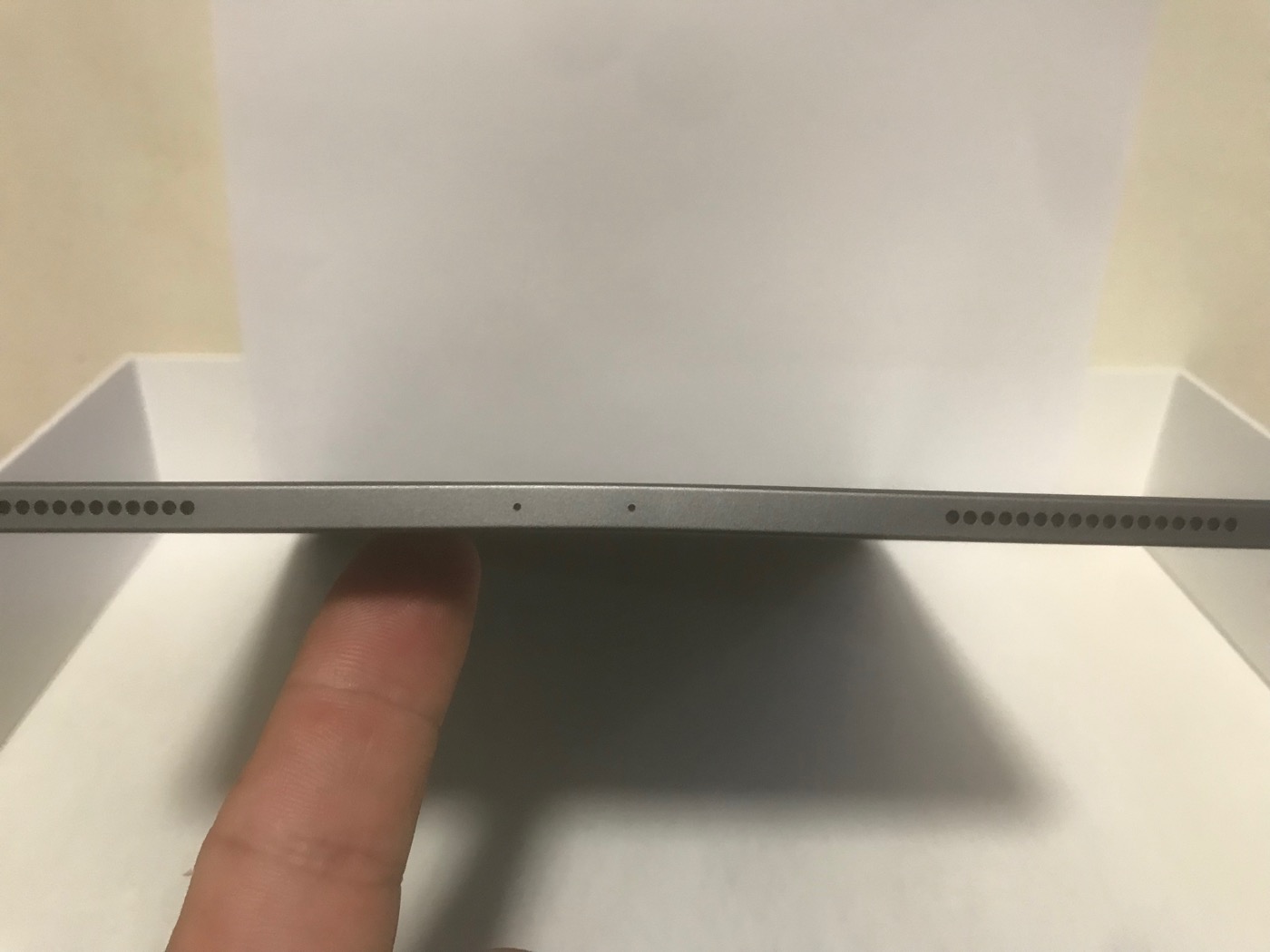 Apple、新型｢iPad Pro｣の湾曲問題に対するサポート文書を公開 ｰ 偏差0.4mmまでは仕様