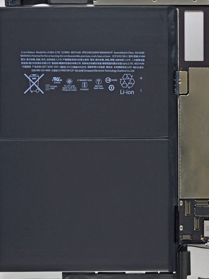 iFixit、内部が透けて見えるような壁紙の｢iPad (第5世代/第6世代)｣版を公開