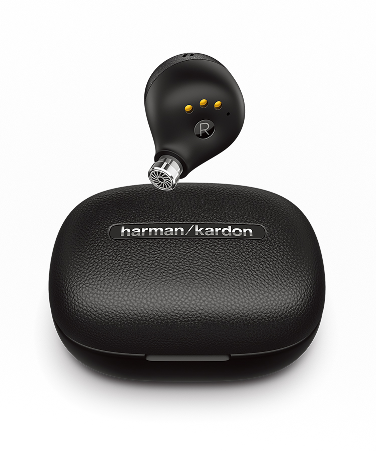Harman Kardon、初の完全ワイヤレスイヤフォン｢FLY TWS｣を発表 − 来春発売